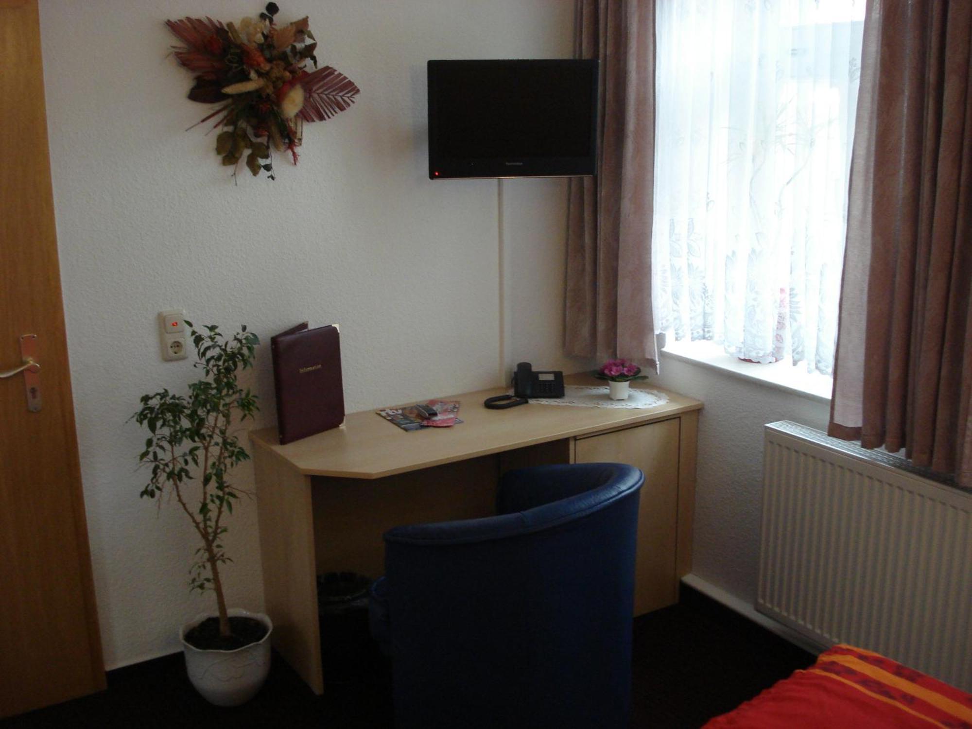 Hotel Bierstuebl Sangerhausen Bagian luar foto