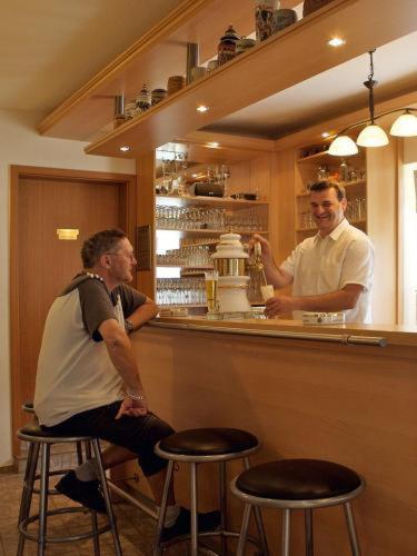 Hotel Bierstuebl Sangerhausen Bagian luar foto
