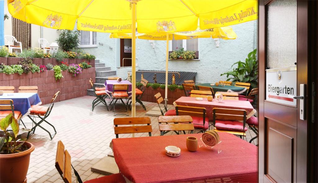Hotel Bierstuebl Sangerhausen Bagian luar foto