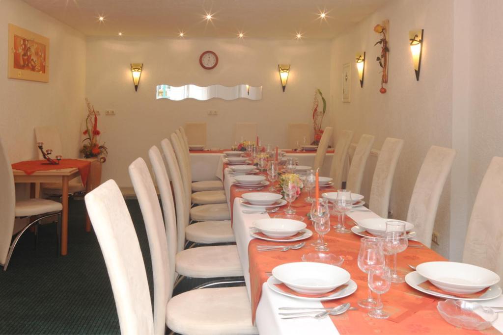Hotel Bierstuebl Sangerhausen Bagian luar foto