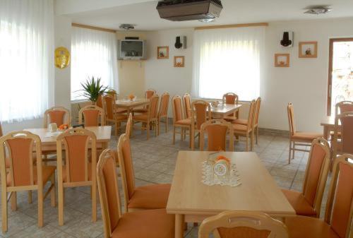 Hotel Bierstuebl Sangerhausen Bagian luar foto